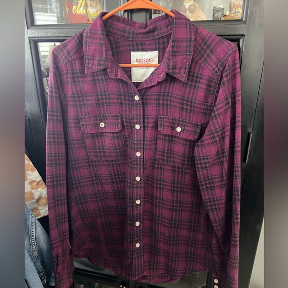 One of a kind upcycled flannel with Guns and Roses print - Picture 2 of 2